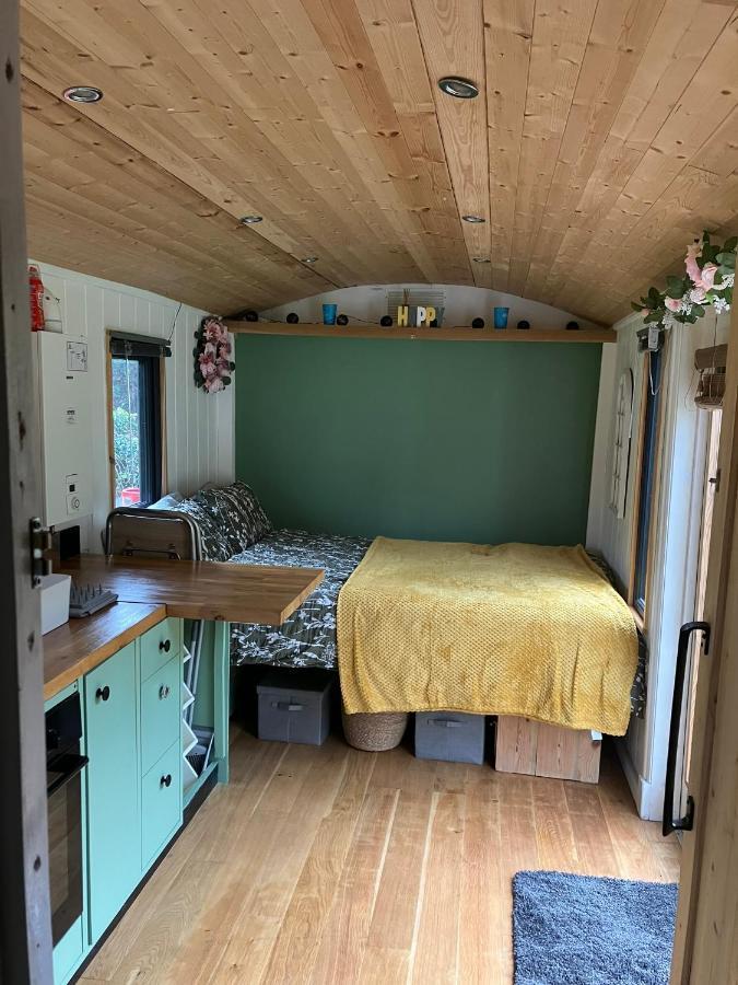 1 Bed Converted Railway Wagon Near Крикхауэлл Экстерьер фото
